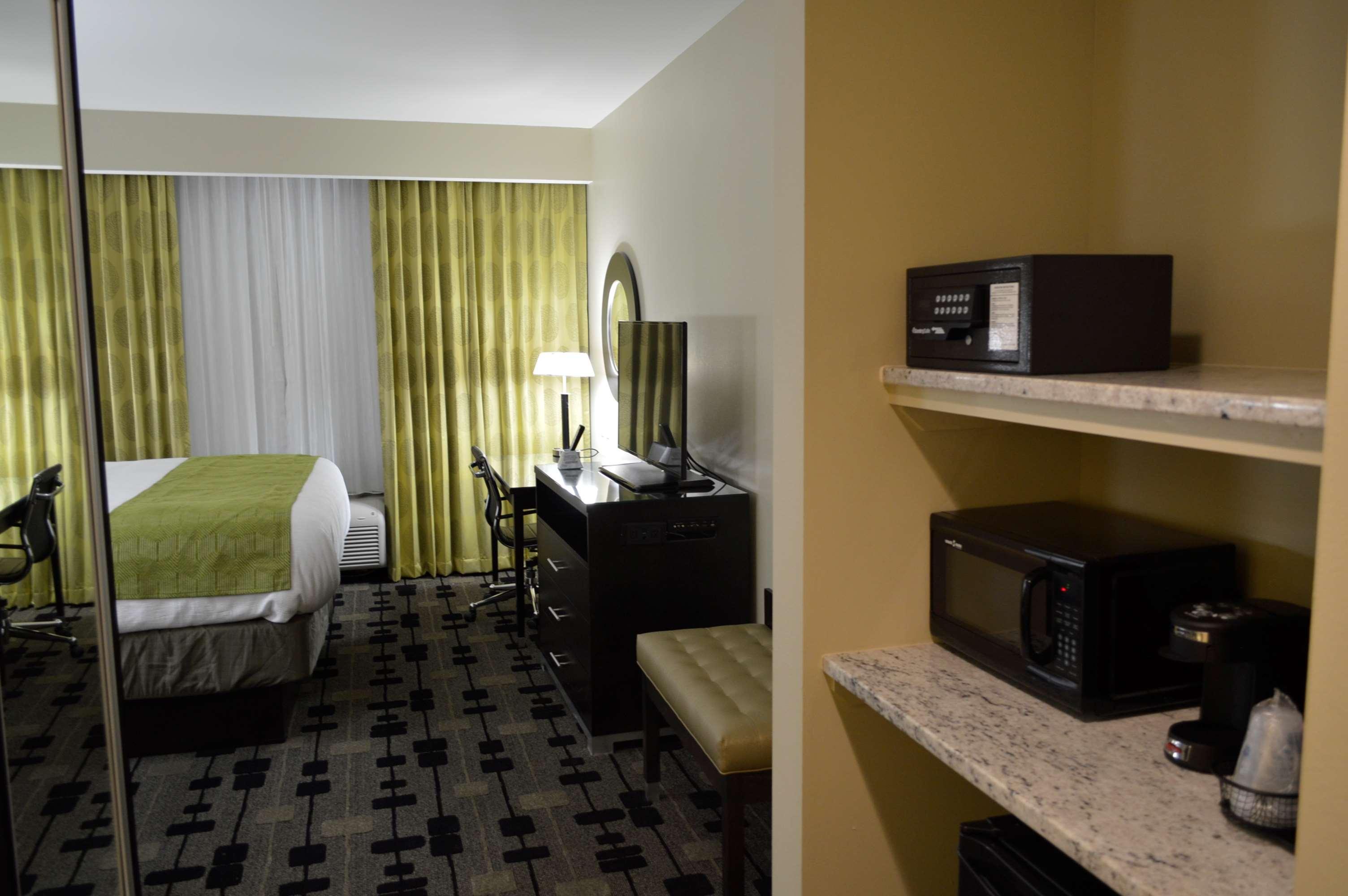 Best Western Plus University Inn Hattiesburg Buitenkant foto