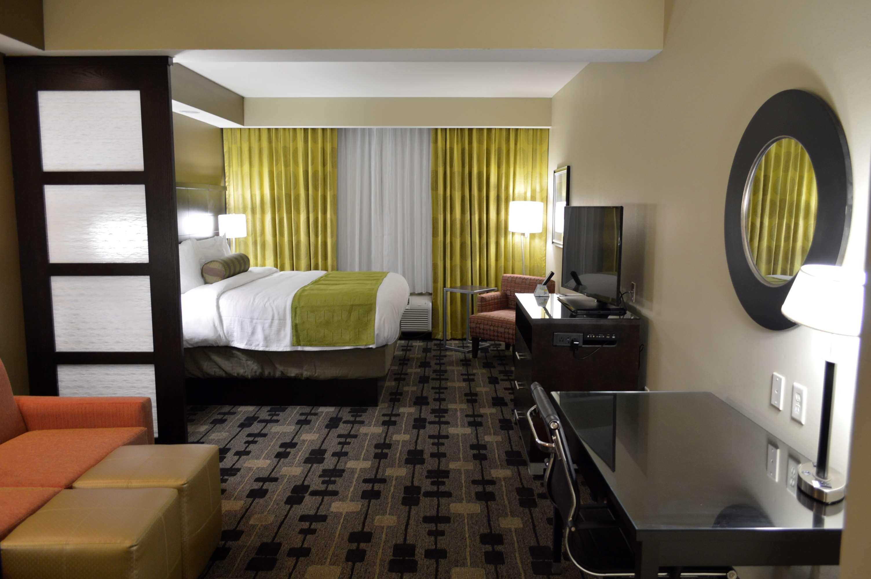 Best Western Plus University Inn Hattiesburg Buitenkant foto