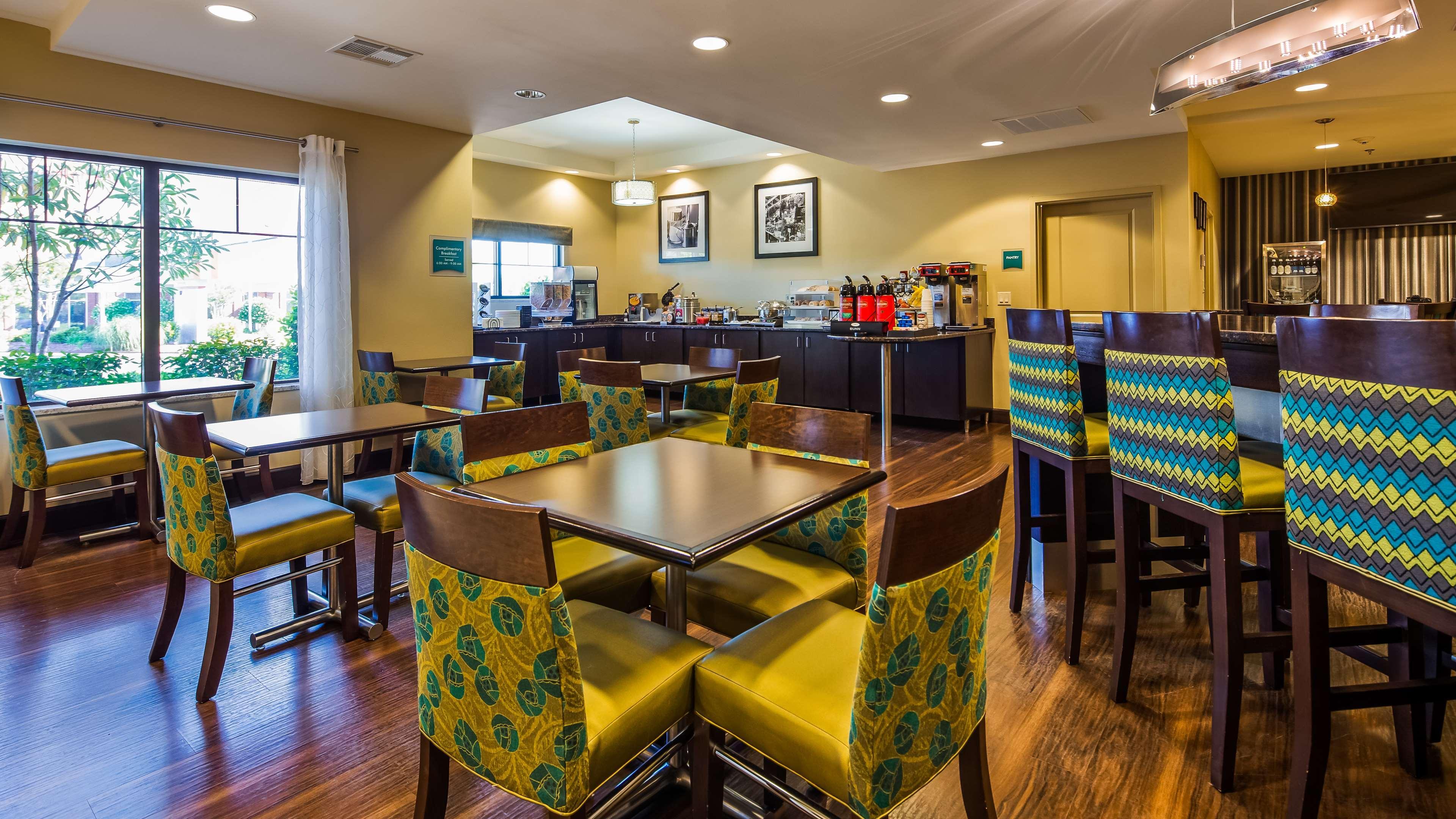 Best Western Plus University Inn Hattiesburg Buitenkant foto